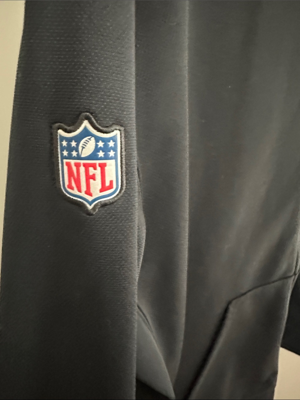 Nike Men’s San Francisco 49ers Therma-Fit Hoodie Jacket - Picture 6 of 6